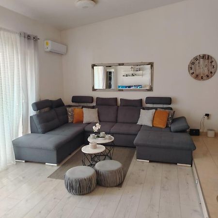 Apartment Flowers Bibinje Exterior photo