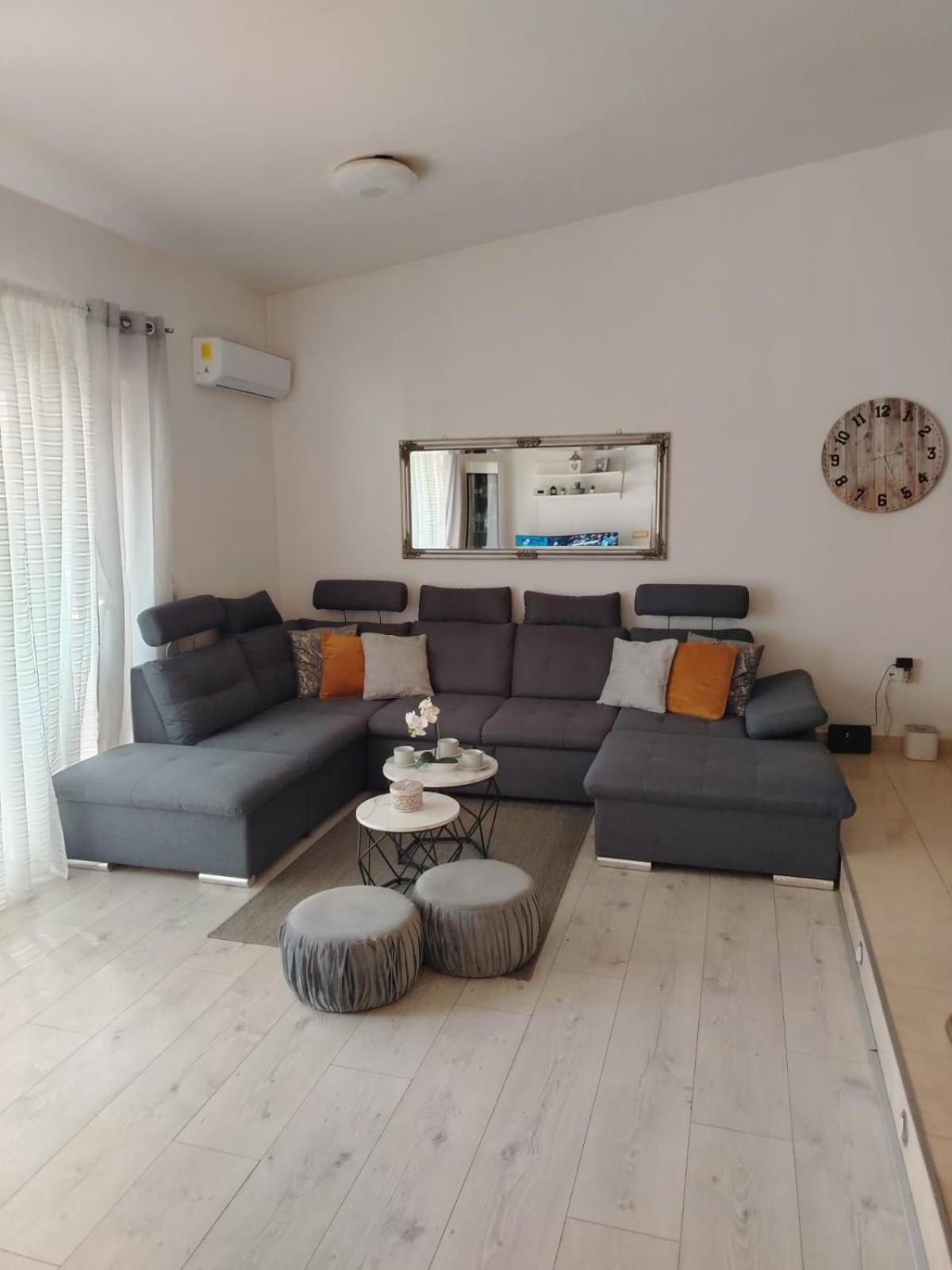 Apartment Flowers Bibinje Exterior photo