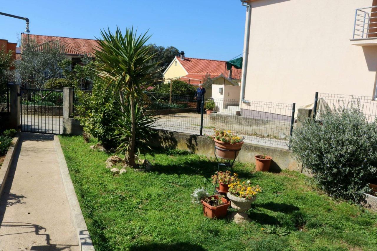 Apartment Flowers Bibinje Exterior photo